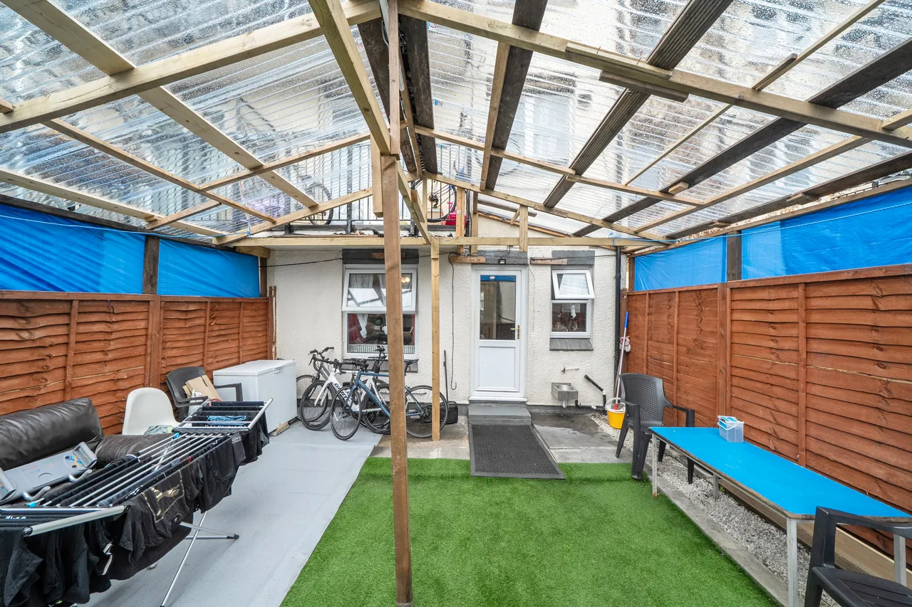 12b Westbourne Drive, London, photo 6