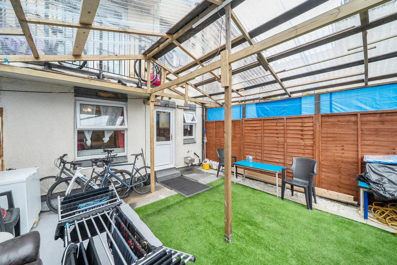12b Westbourne Drive, London, photo 11