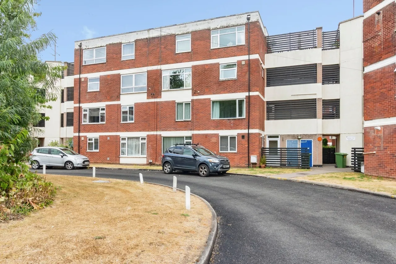 2 bed flat for sale — Pike Close, Stafford, Staffordshire, ST16