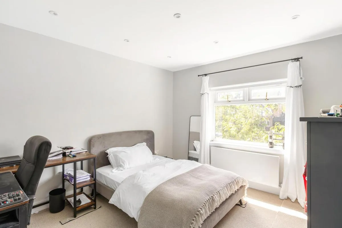 Vallis Way, London, W13, photo 13