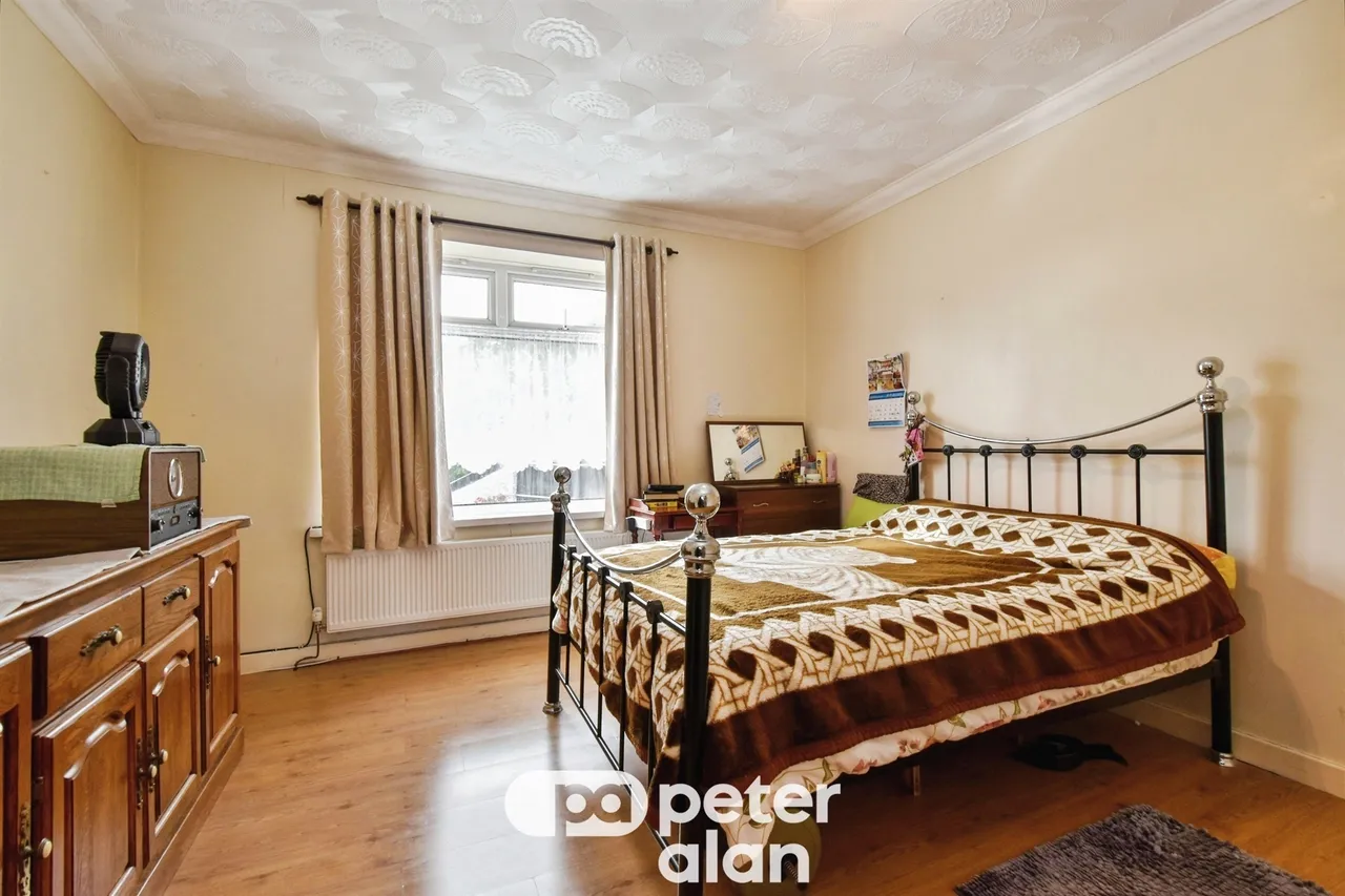 Poplar House Mountain Ash, CF45, photo 17