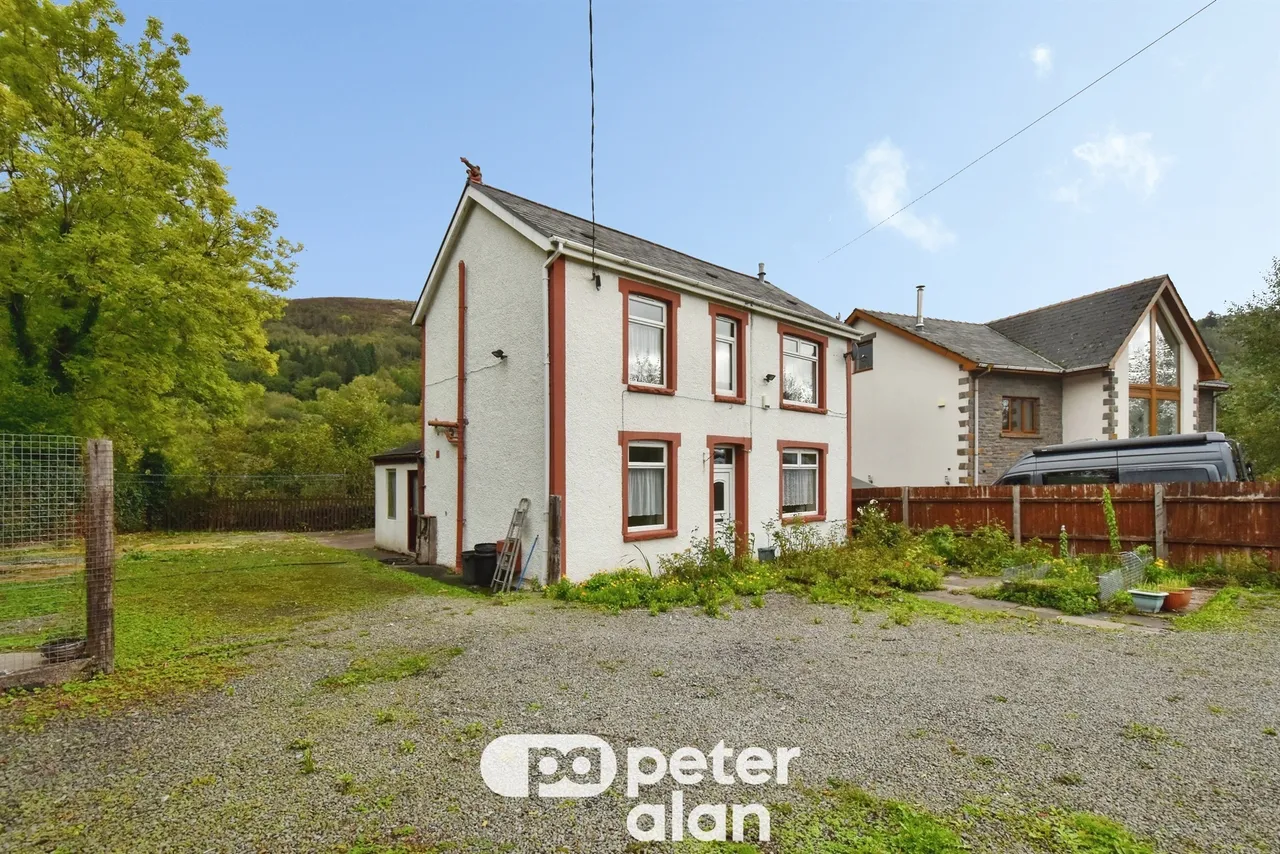 Poplar House Mountain Ash, CF45, photo 20