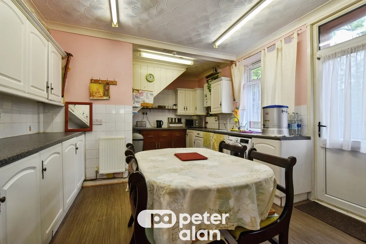 Poplar House Mountain Ash, CF45, photo 7