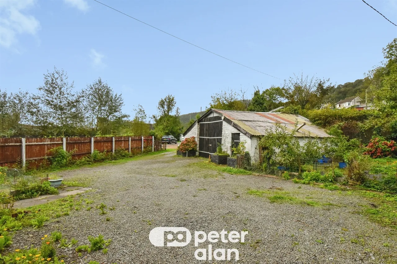 Poplar House Mountain Ash, CF45, photo 21