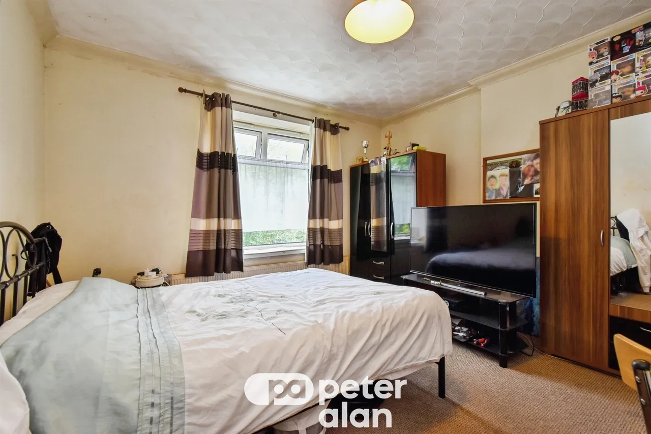 Poplar House Mountain Ash, CF45, photo 15