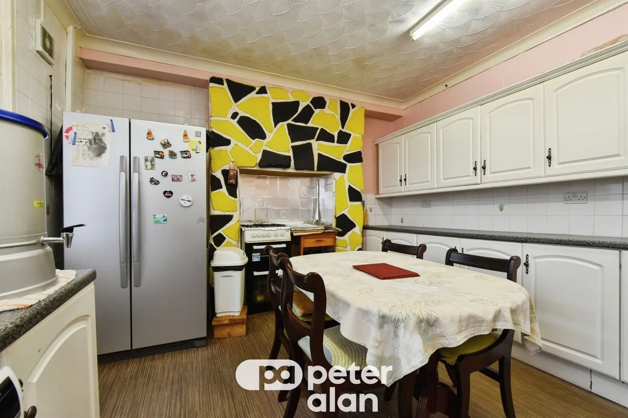 Poplar House Mountain Ash, CF45, photo 8