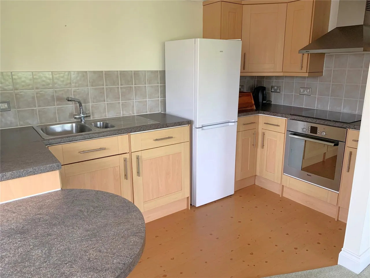Cantelupe Road, East Grinstead, RH19, photo 2