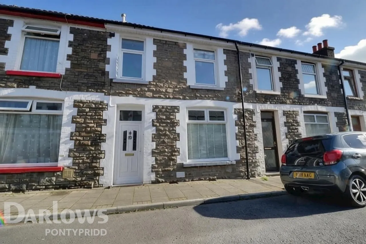 3 bed house for sale, Llewelyn Street, Pontypridd