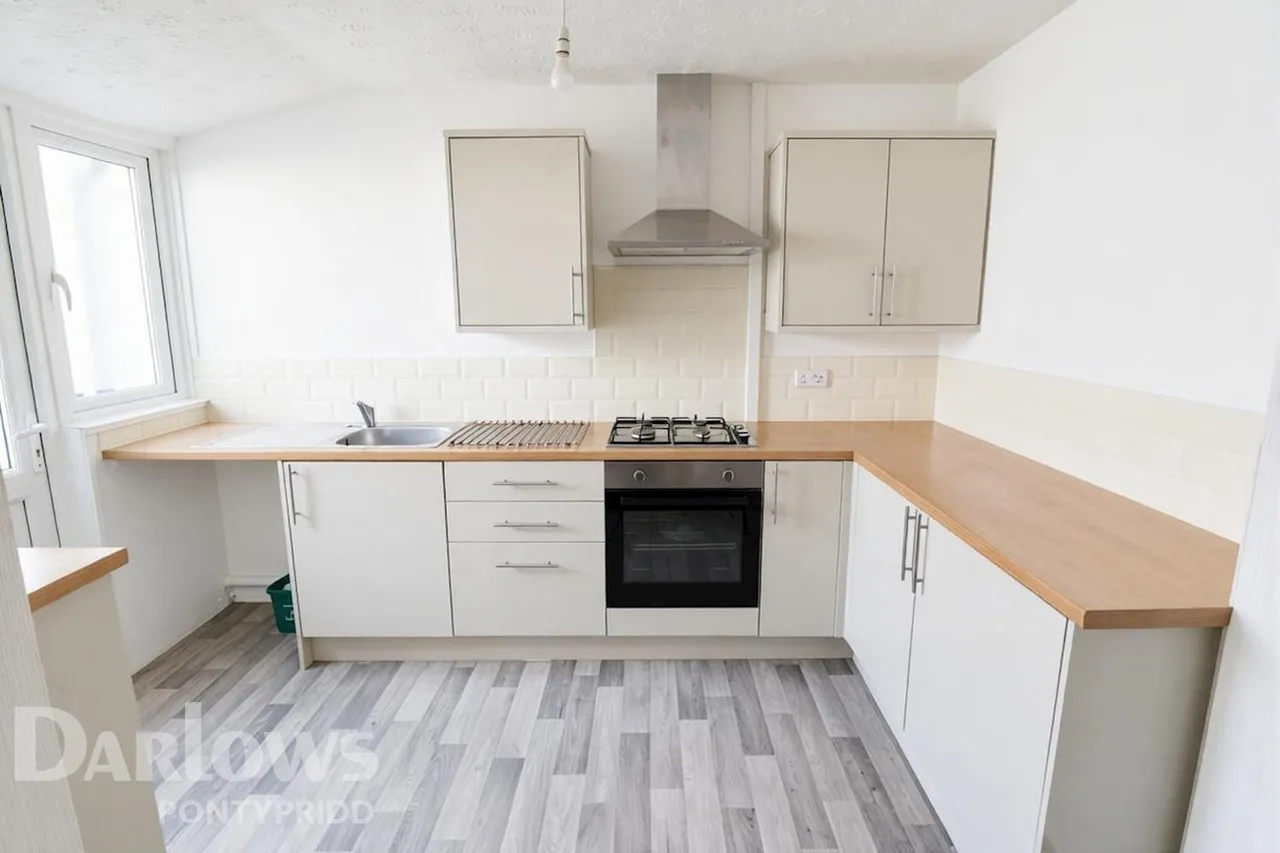 Llewelyn Street, Pontypridd, photo 9