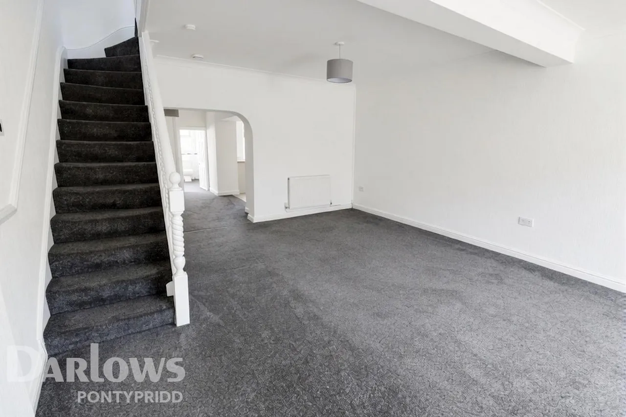 Llewelyn Street, Pontypridd, photo 2