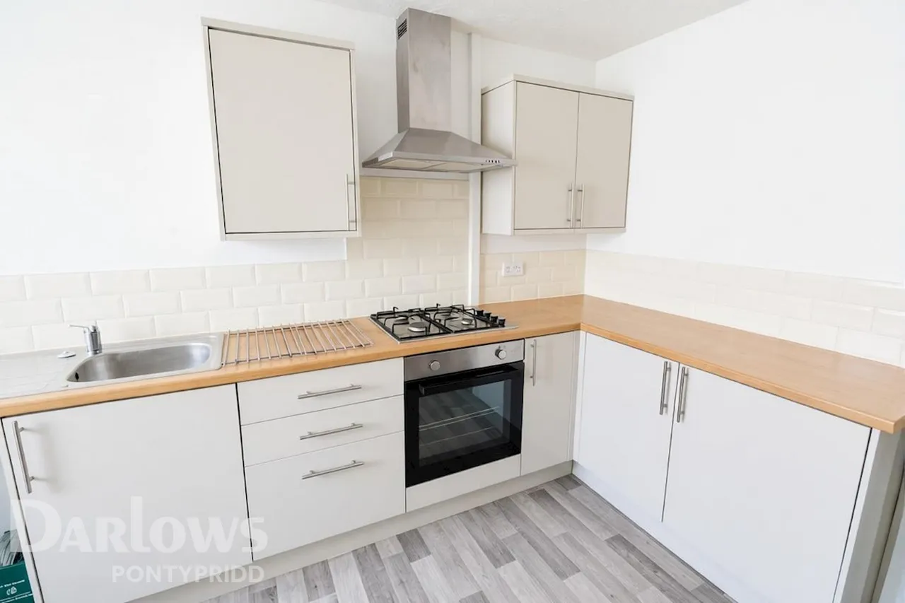 Llewelyn Street, Pontypridd, photo 8