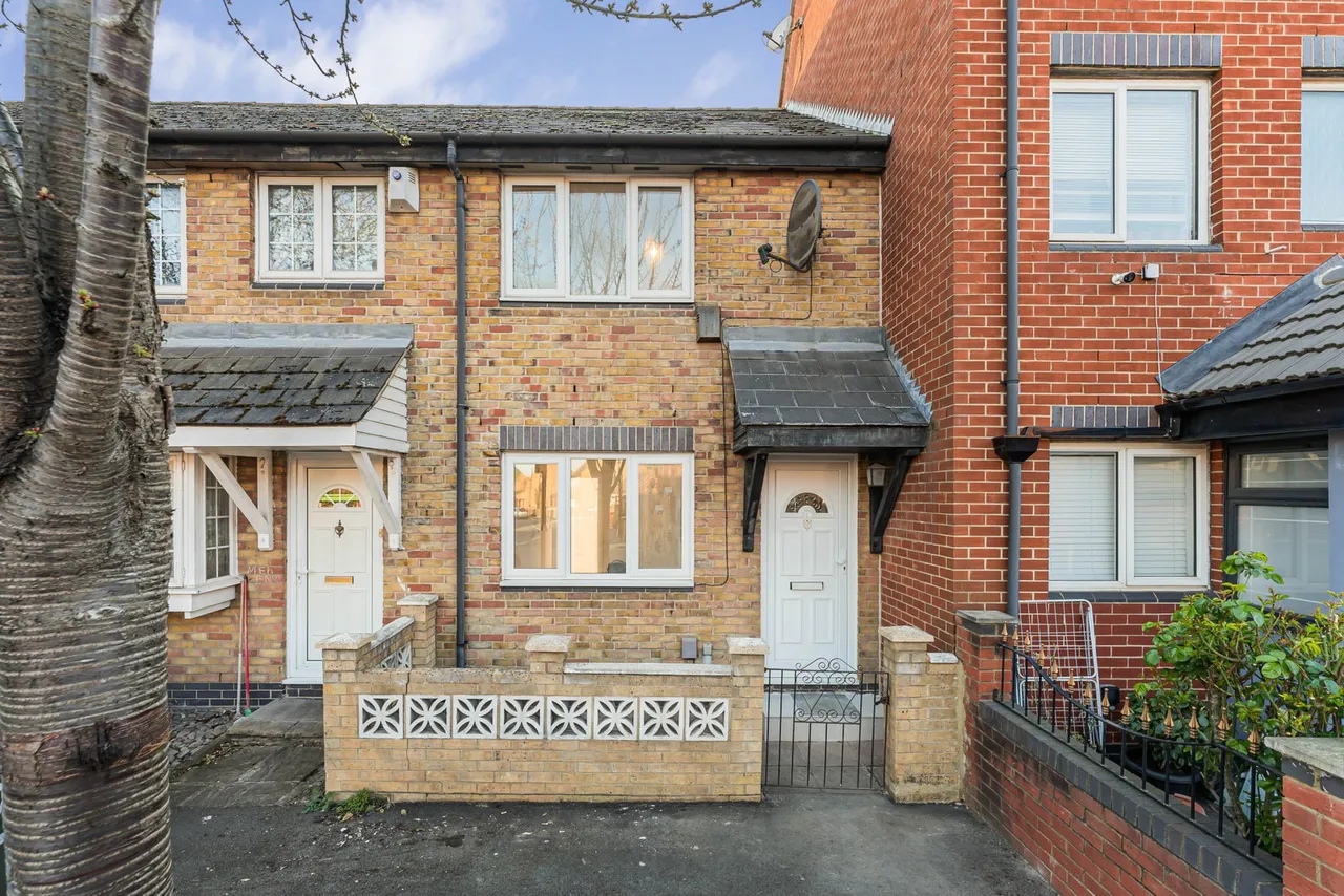 Allhallows Road, Beckton, E6, photo 4