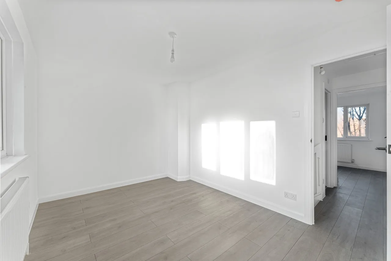 Allhallows Road, Beckton, E6, photo 8