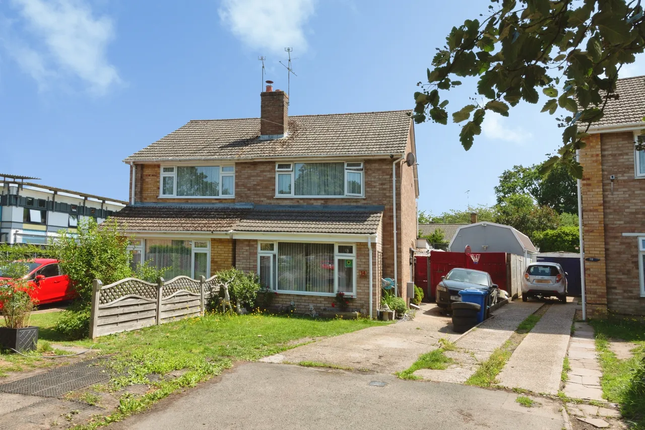 4 bed house for sale, Oakwood, Fleet, GU52