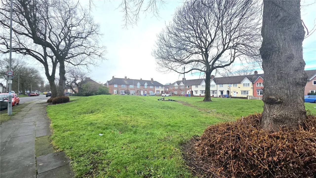 New Hall Lane, Liverpool, L11, photo 11