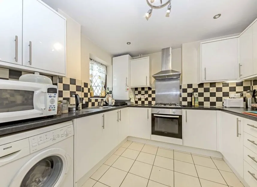 Stanborough Road, Hounslow, TW3, photo 2