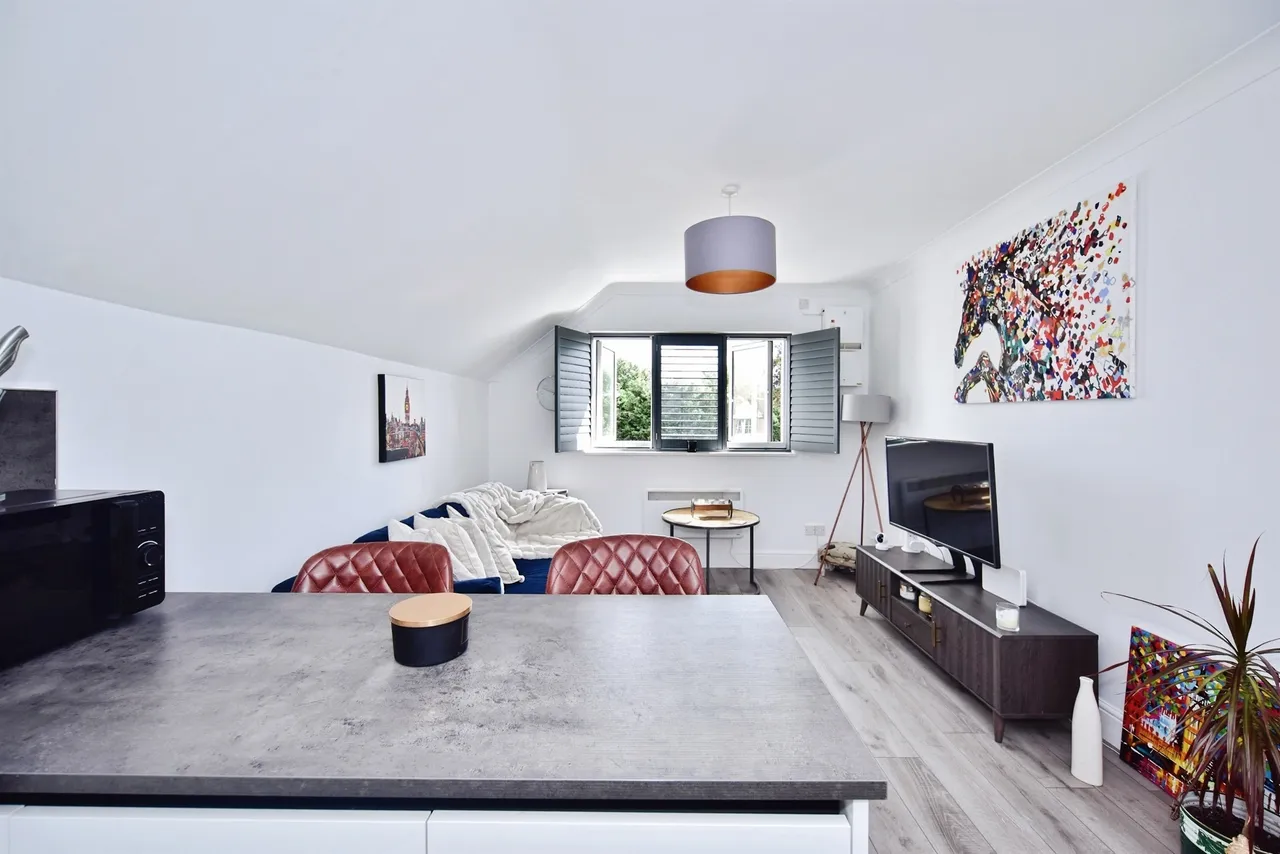 Meadow Bank, WEST MALLING, photo 6