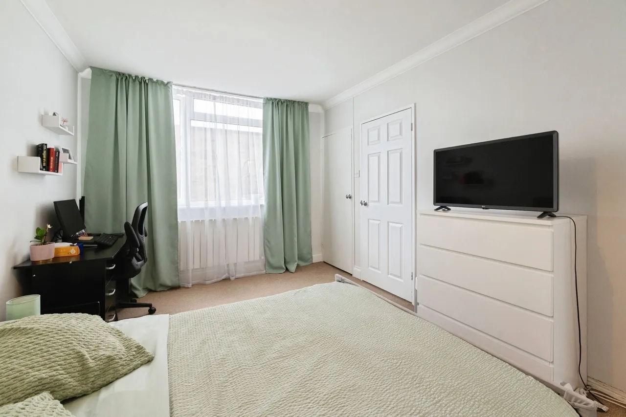 Railway Square, BRENTWOOD, Essex, CM14, photo 5