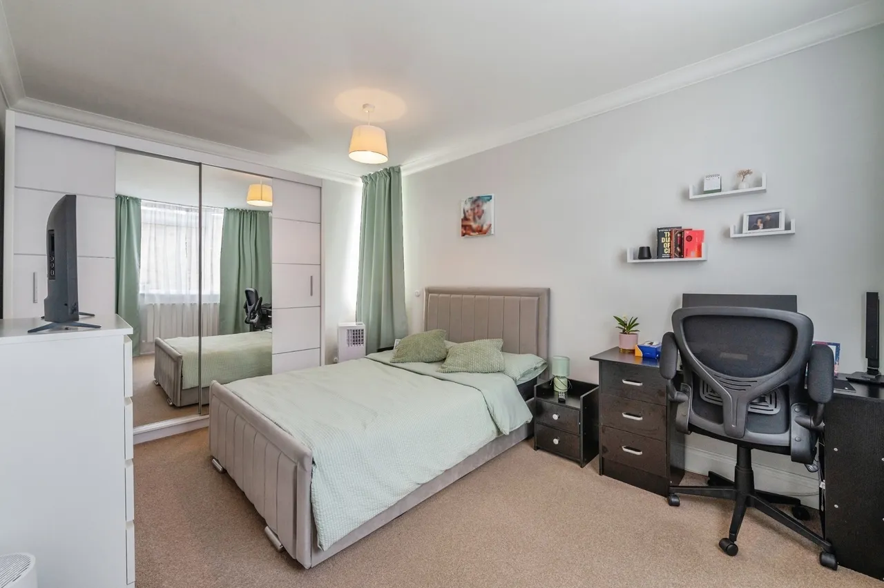 Railway Square, BRENTWOOD, Essex, CM14, photo 6