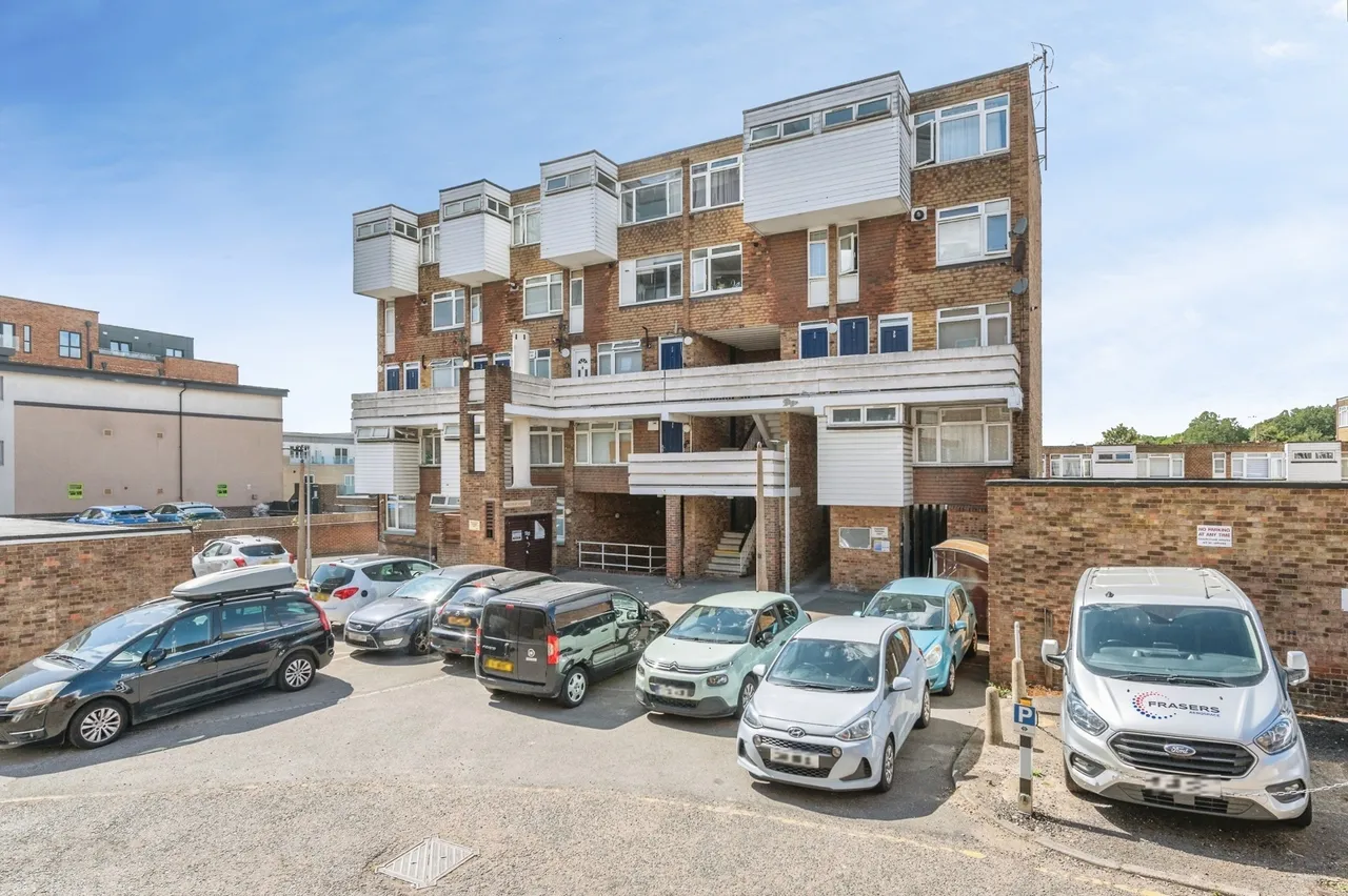 Railway Square, BRENTWOOD, Essex, CM14, photo 9