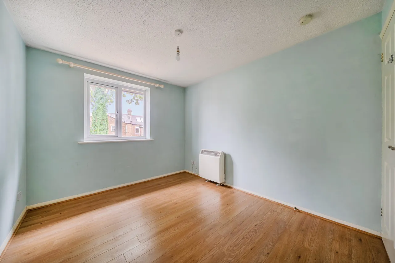 Bernard Ashley Drive, SE7, photo 5