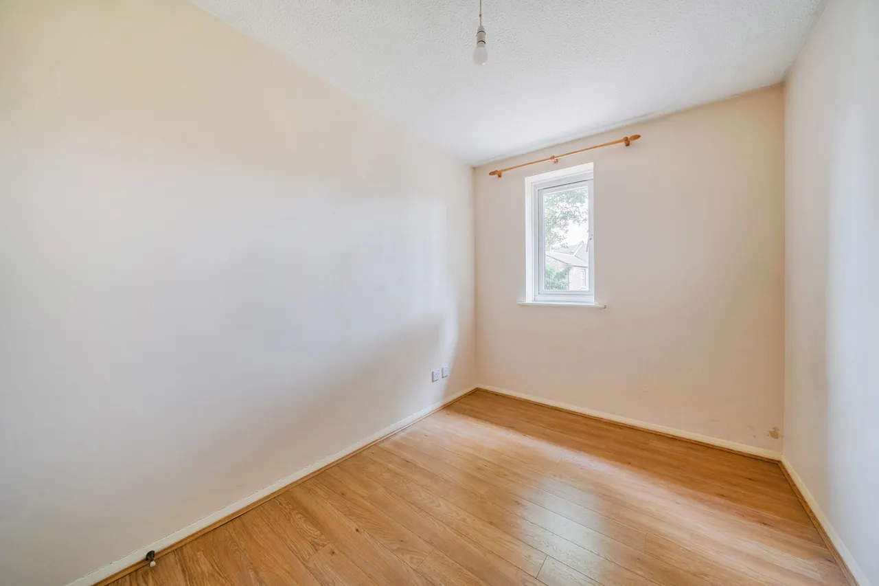 Bernard Ashley Drive, SE7, photo 8