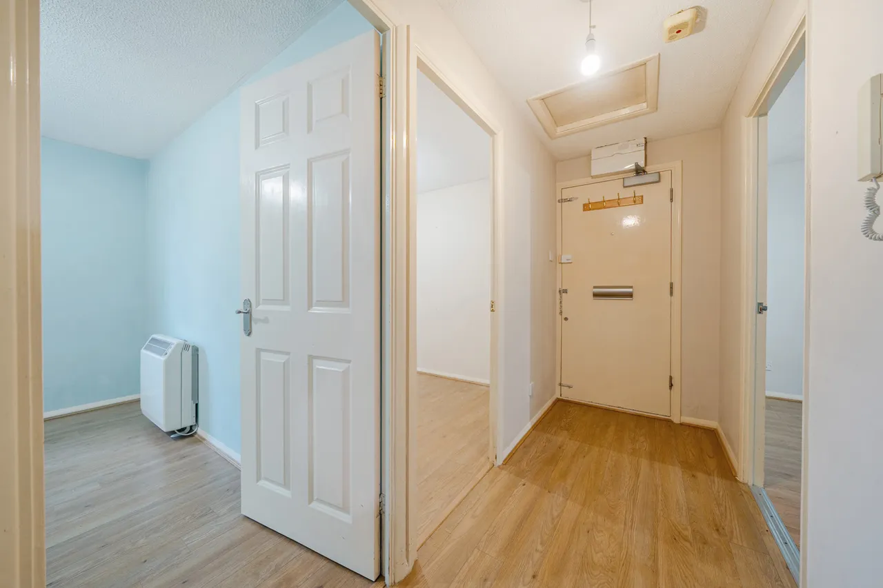 Bernard Ashley Drive, SE7, photo 11