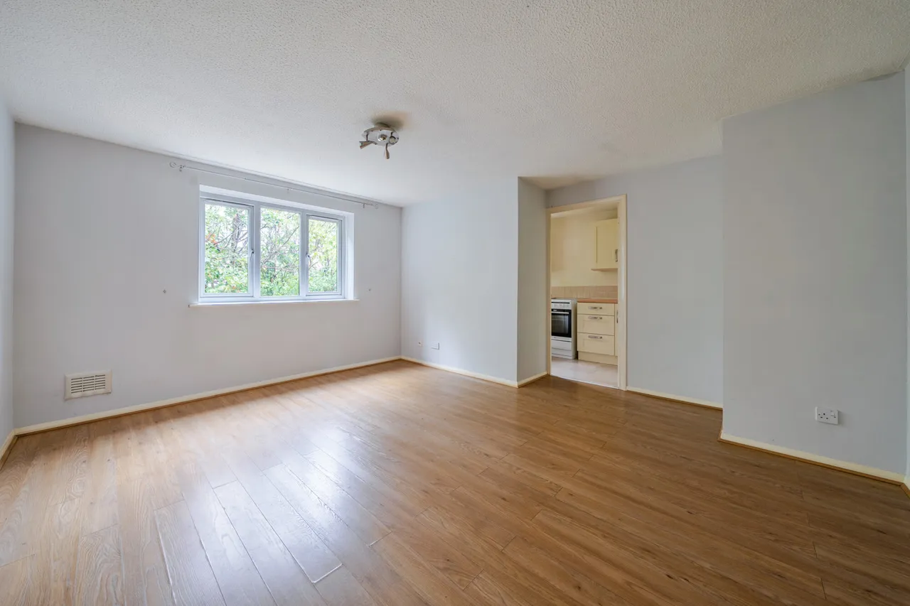 Bernard Ashley Drive, SE7, photo 3