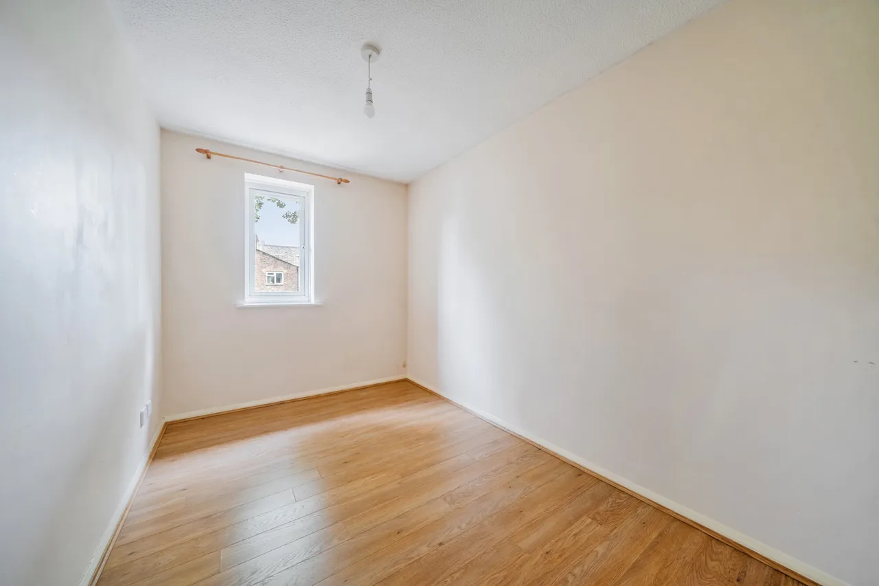 Bernard Ashley Drive, SE7, photo 7