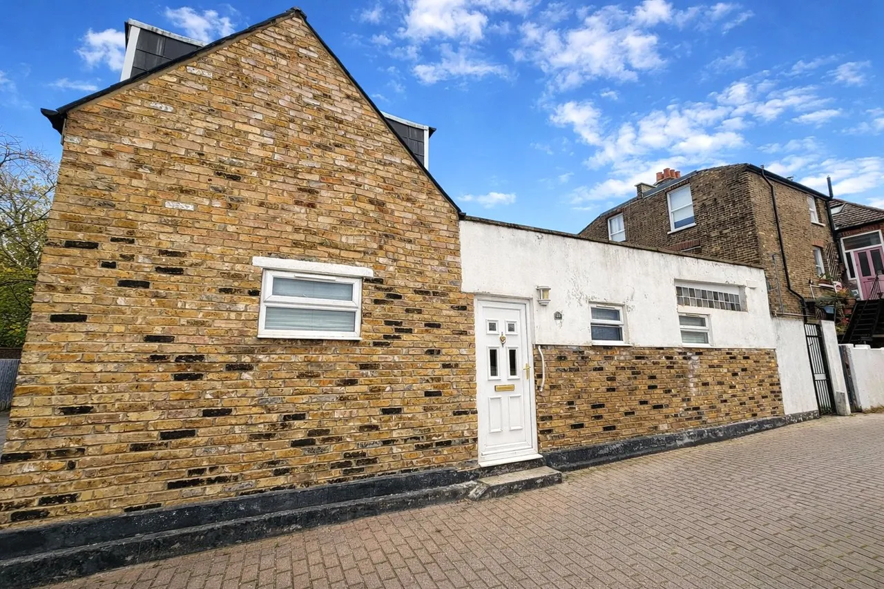Burleigh Walk, London, SE6, photo 8
