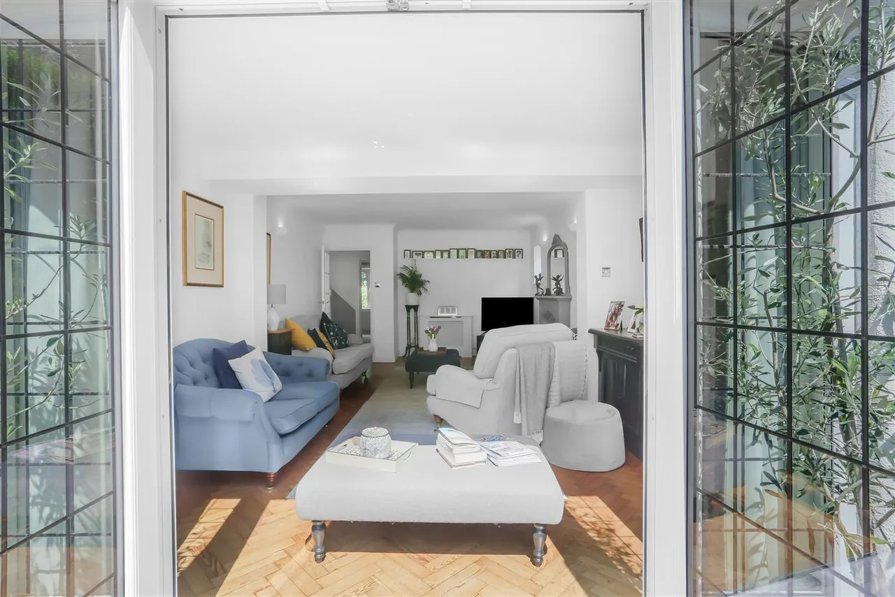 Holly Lane West, Banstead, SM7 2BB, photo 10