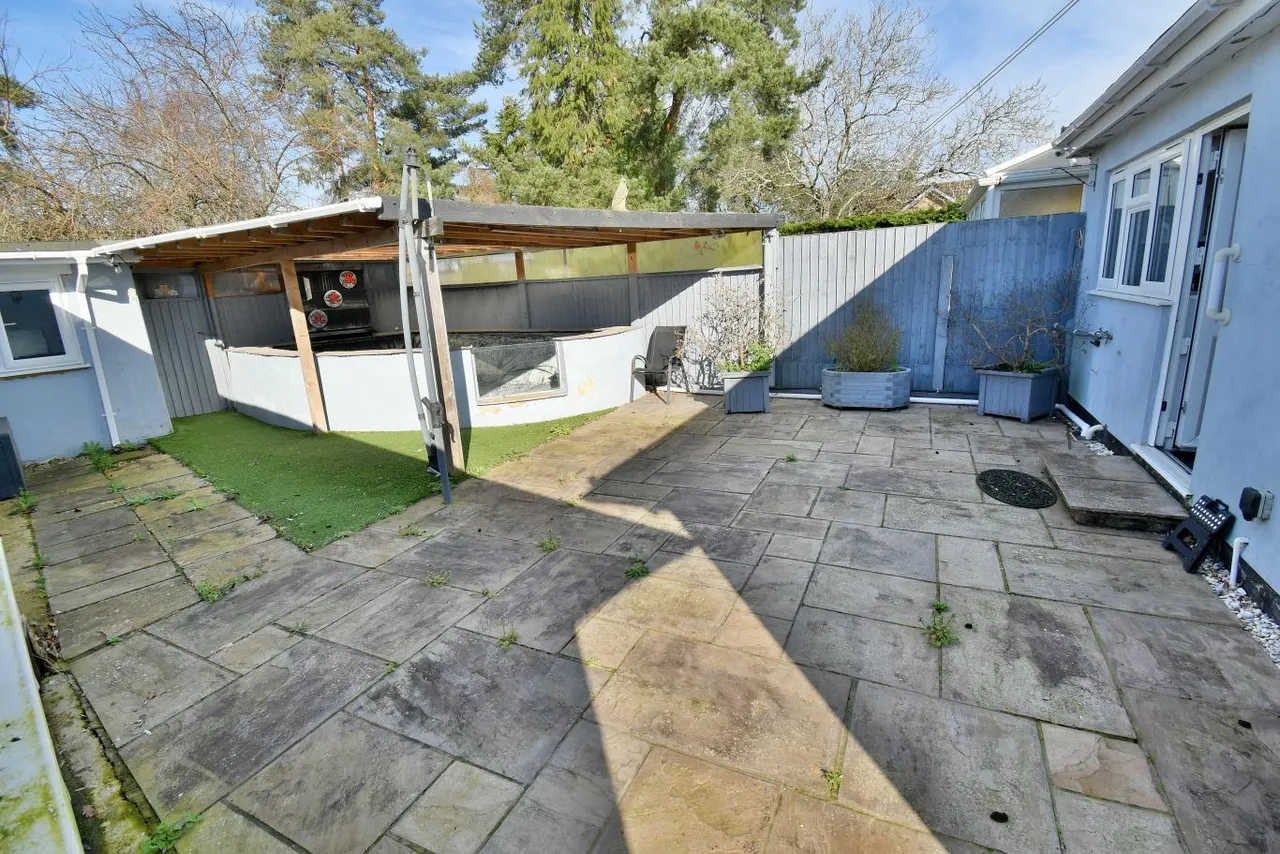 Dugdell Close, BH22, photo 12