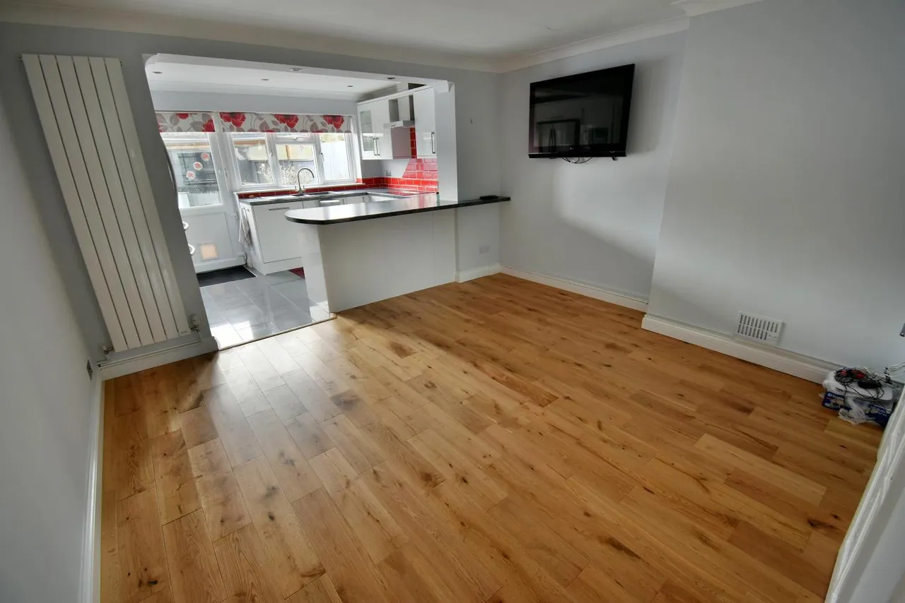 Dugdell Close, BH22, photo 4