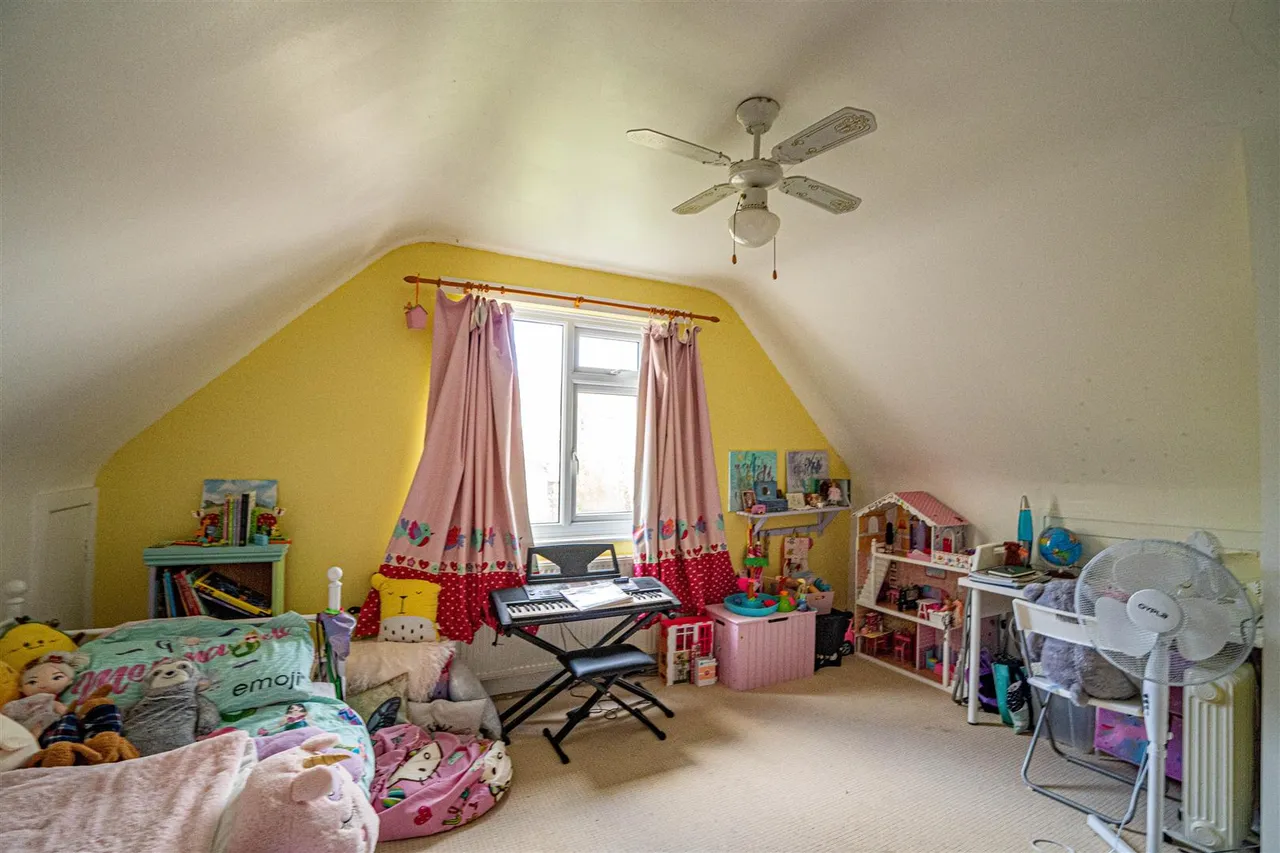 Beauharrow Road, St. Leonards-On-Sea, photo 9