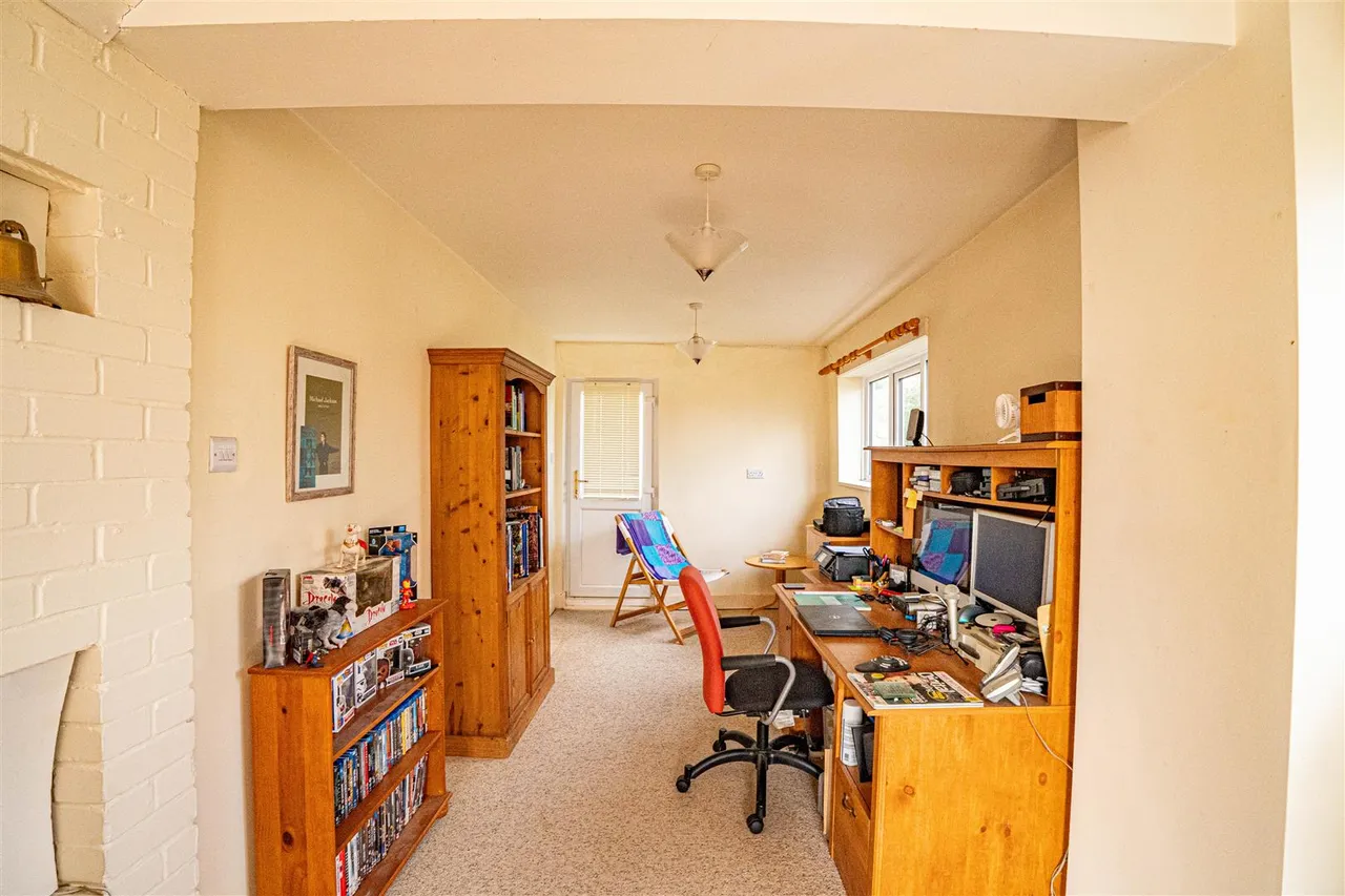 Beauharrow Road, St. Leonards-On-Sea, photo 12