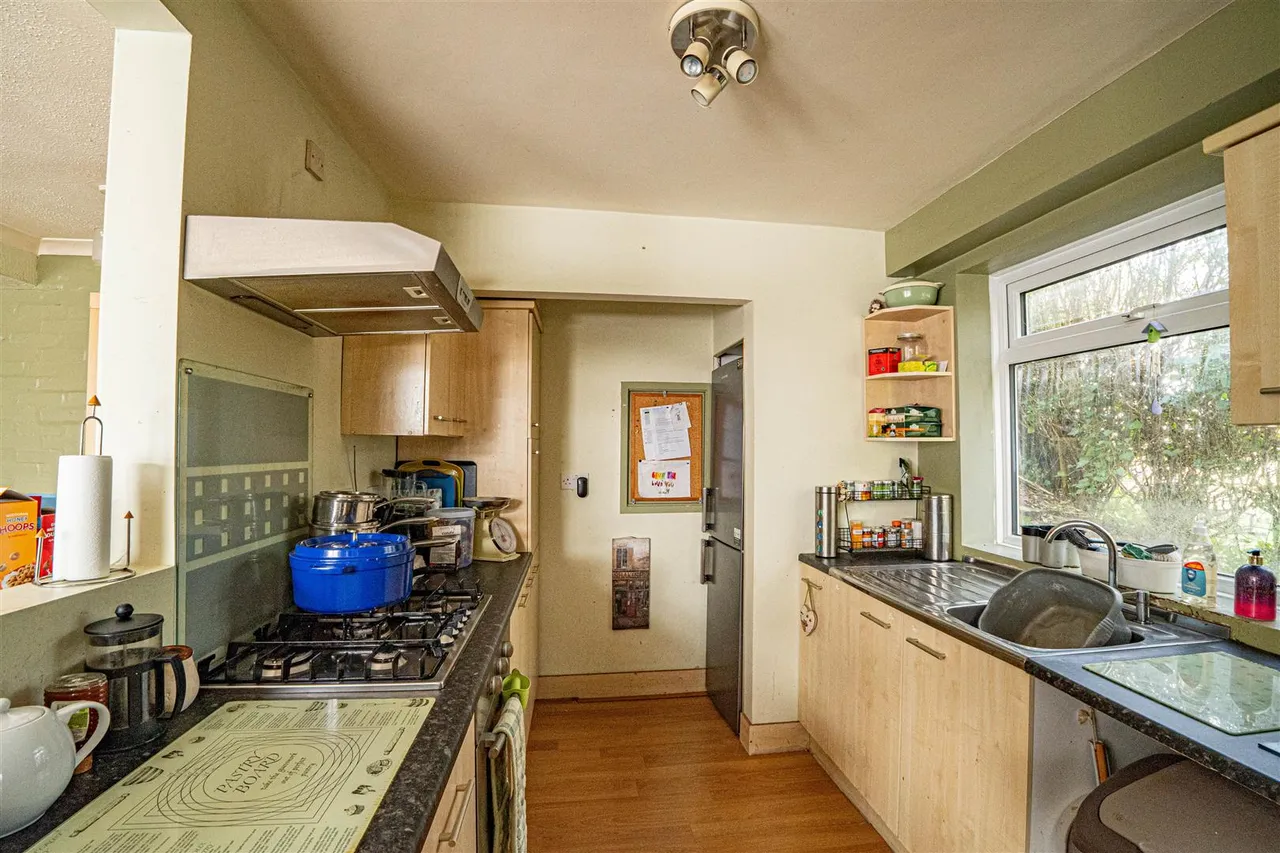 Beauharrow Road, St. Leonards-On-Sea, photo 5