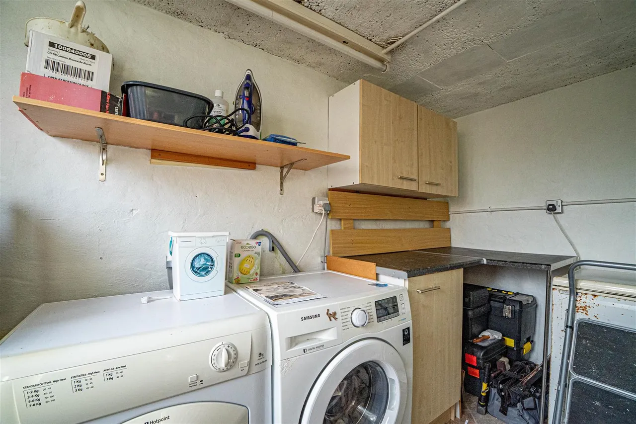 Beauharrow Road, St. Leonards-On-Sea, photo 23