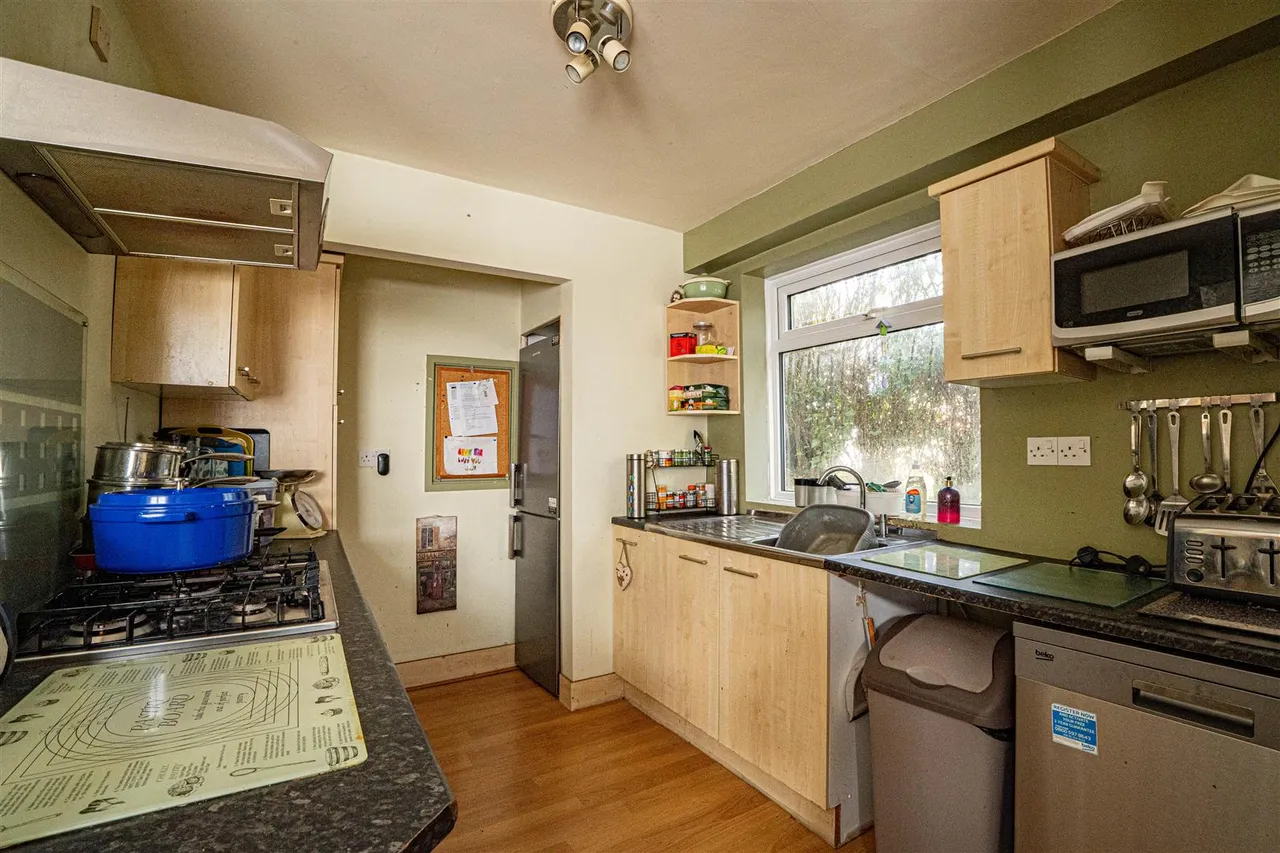 Beauharrow Road, St. Leonards-On-Sea, photo 19