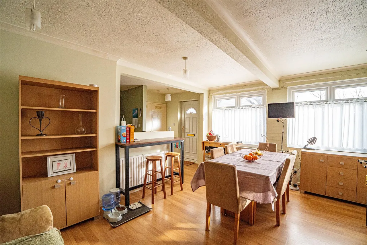 Beauharrow Road, St. Leonards-On-Sea, photo 3