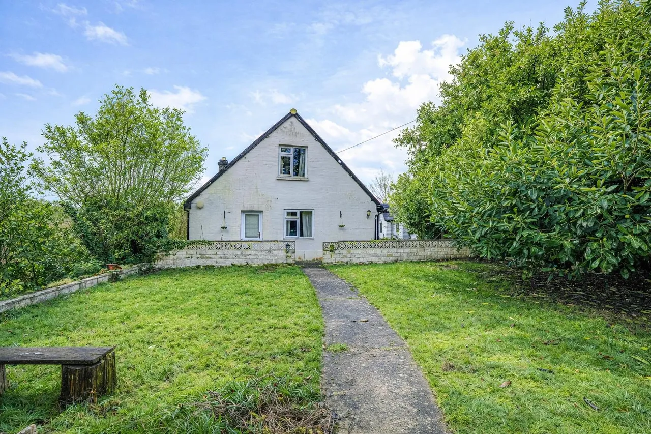 Beauharrow Road, St. Leonards-On-Sea, photo 26