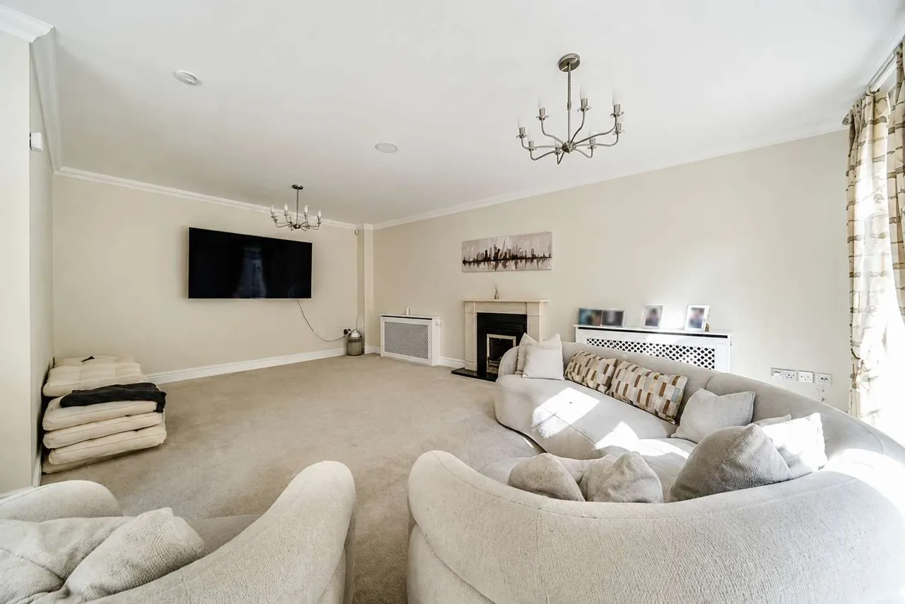 Jersey Place, Ascot, Berkshire, SL5 9NA, photo 2