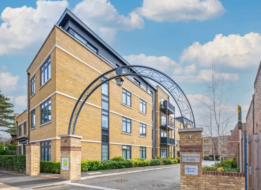 2 bed flat for sale, Samuelson Place, Isleworth, TW7