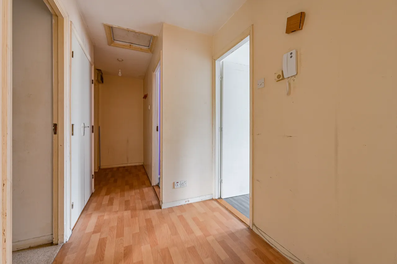28j Courthill Road, London, photo 3