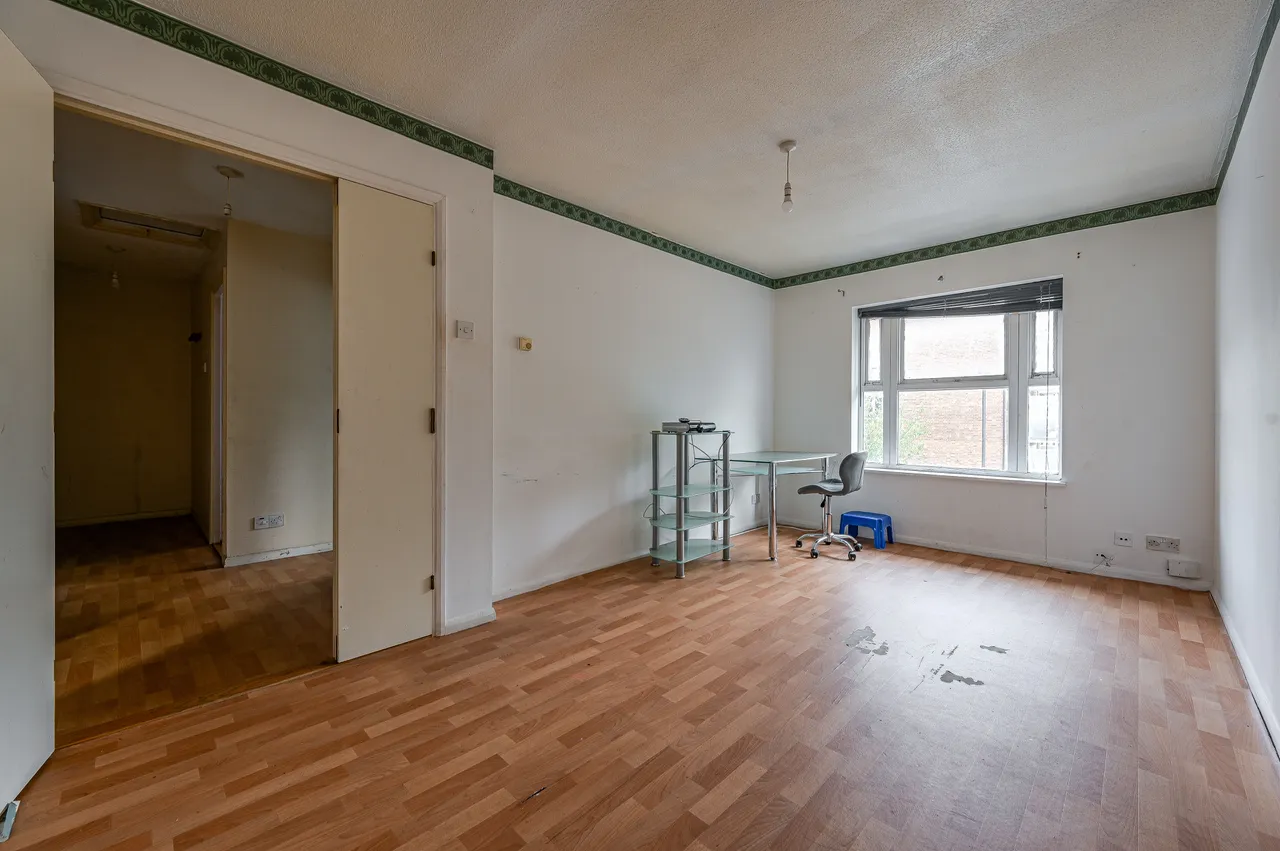28j Courthill Road, London, photo 2