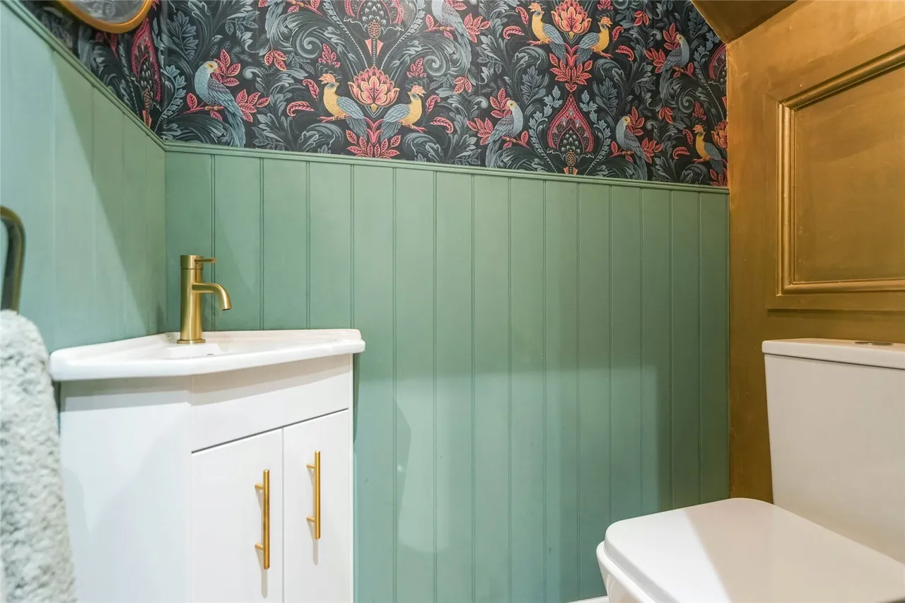 Whiteford Road, Stepps, G33, photo 17