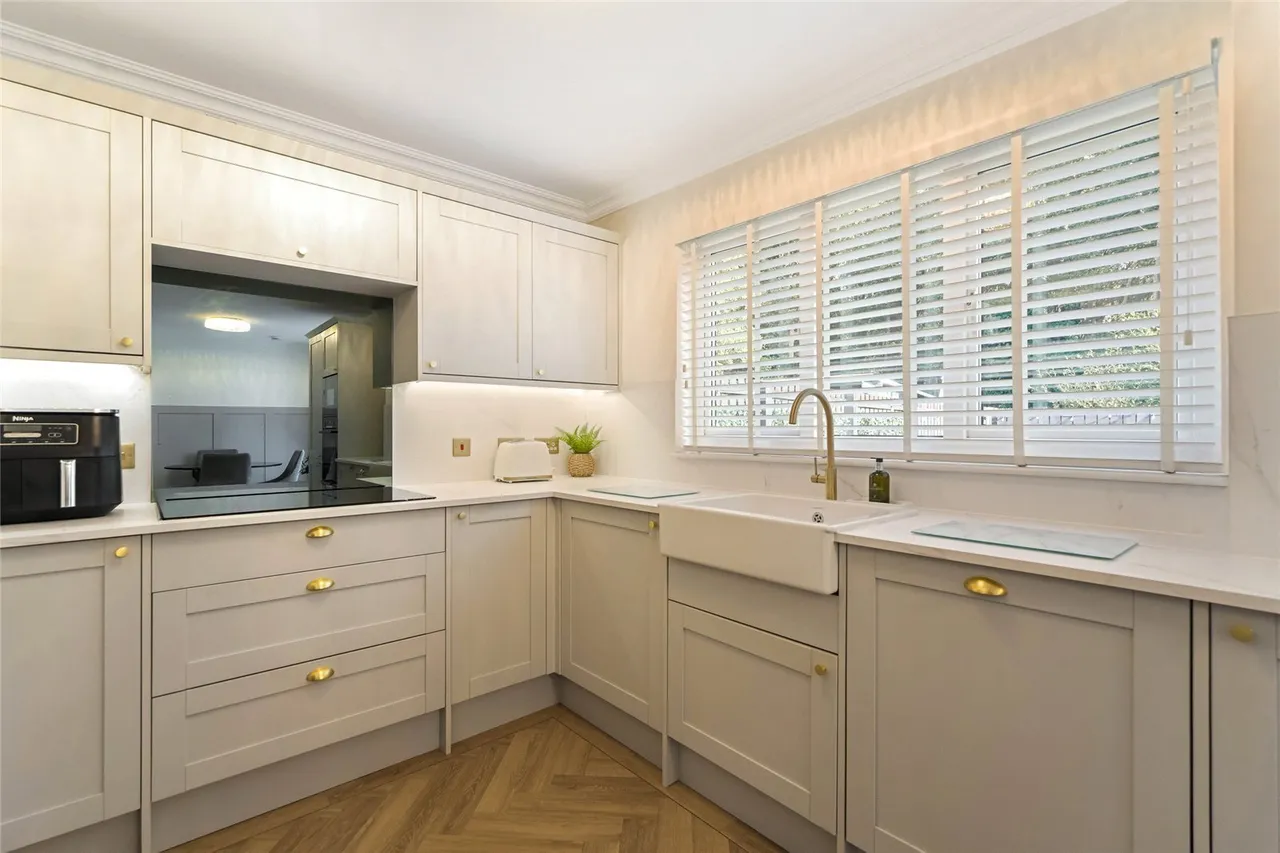 Whiteford Road, Stepps, G33, photo 6