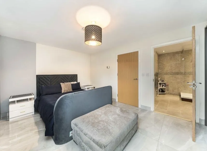 Needleman Close, Colindale, NW9, photo 5