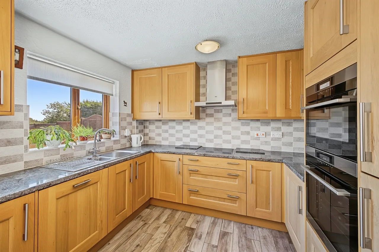 3 bed house for sale, Windsor Close, Long Buckby, NN6