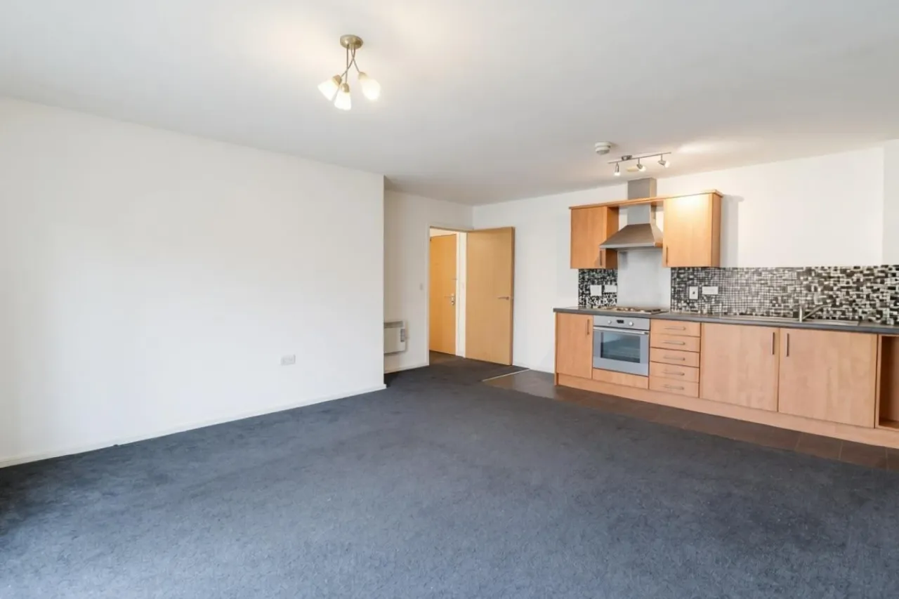 Penstock Drive, Cliffe Vale, ST4, photo 2