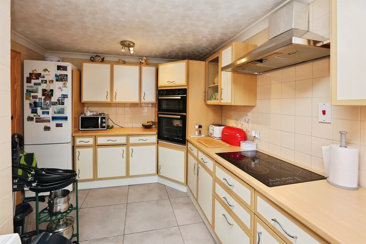 Dolphin Crescent, Gosport, PO12, photo 15